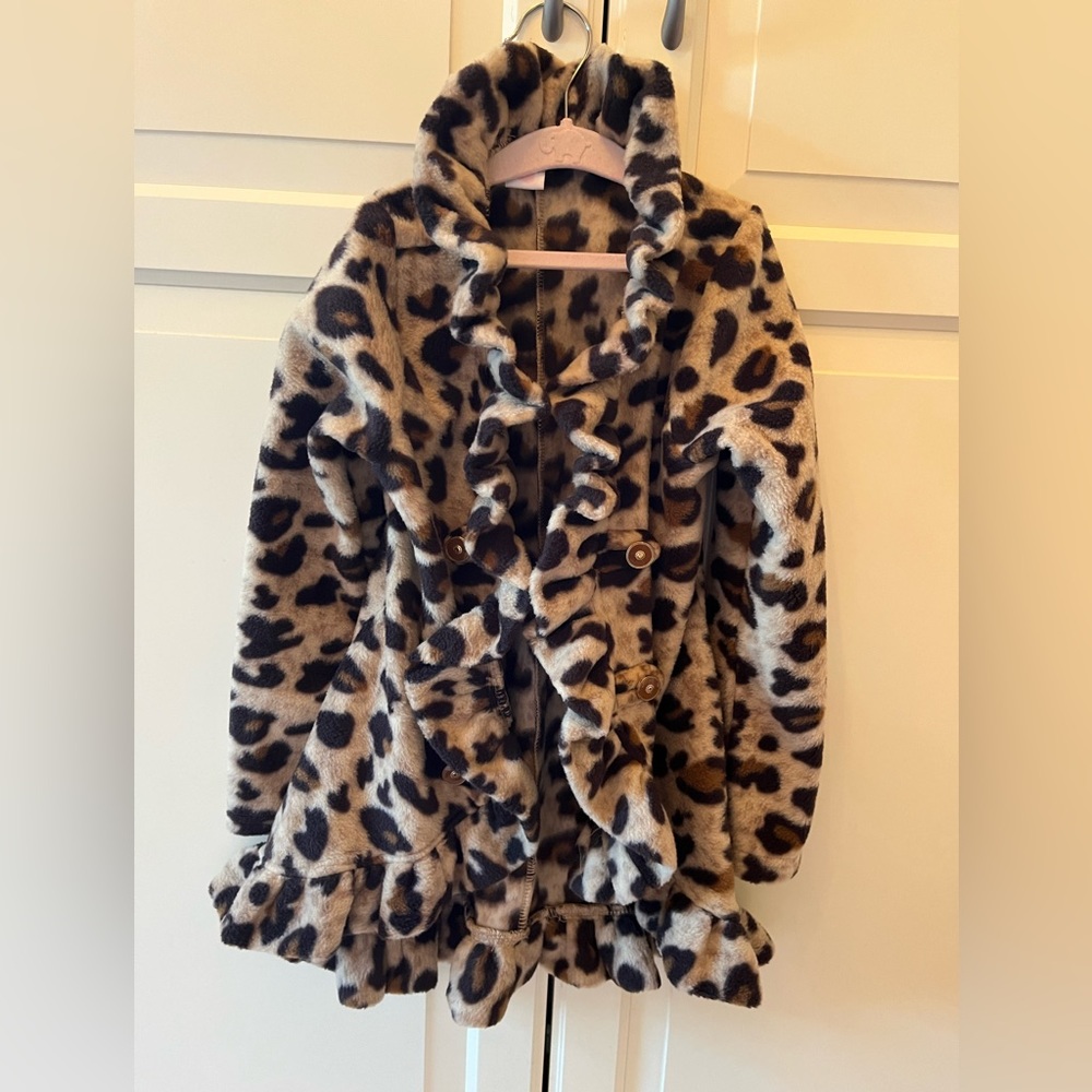 Leopard coat with ruffles
